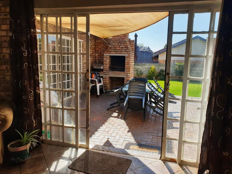 4 Bedroom Property for Sale in Miederpark North West